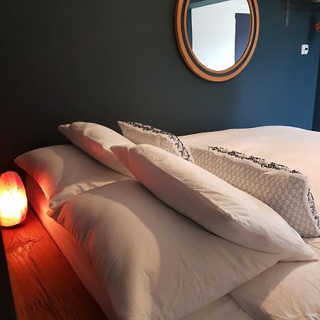 Modern 1-Bed Apartment, Plus Parking, Near Oxford And The Jr Екстериор снимка