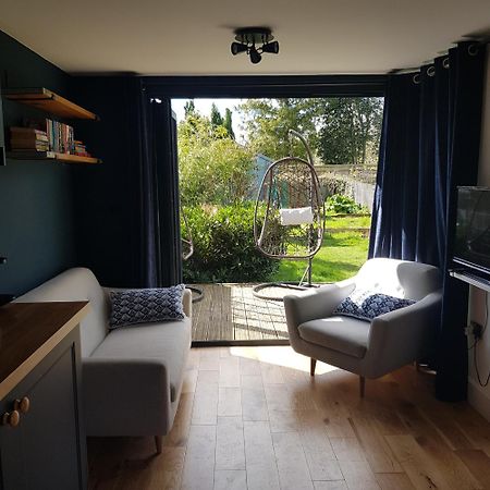 Modern 1-Bed Apartment, Plus Parking, Near Oxford And The Jr Екстериор снимка