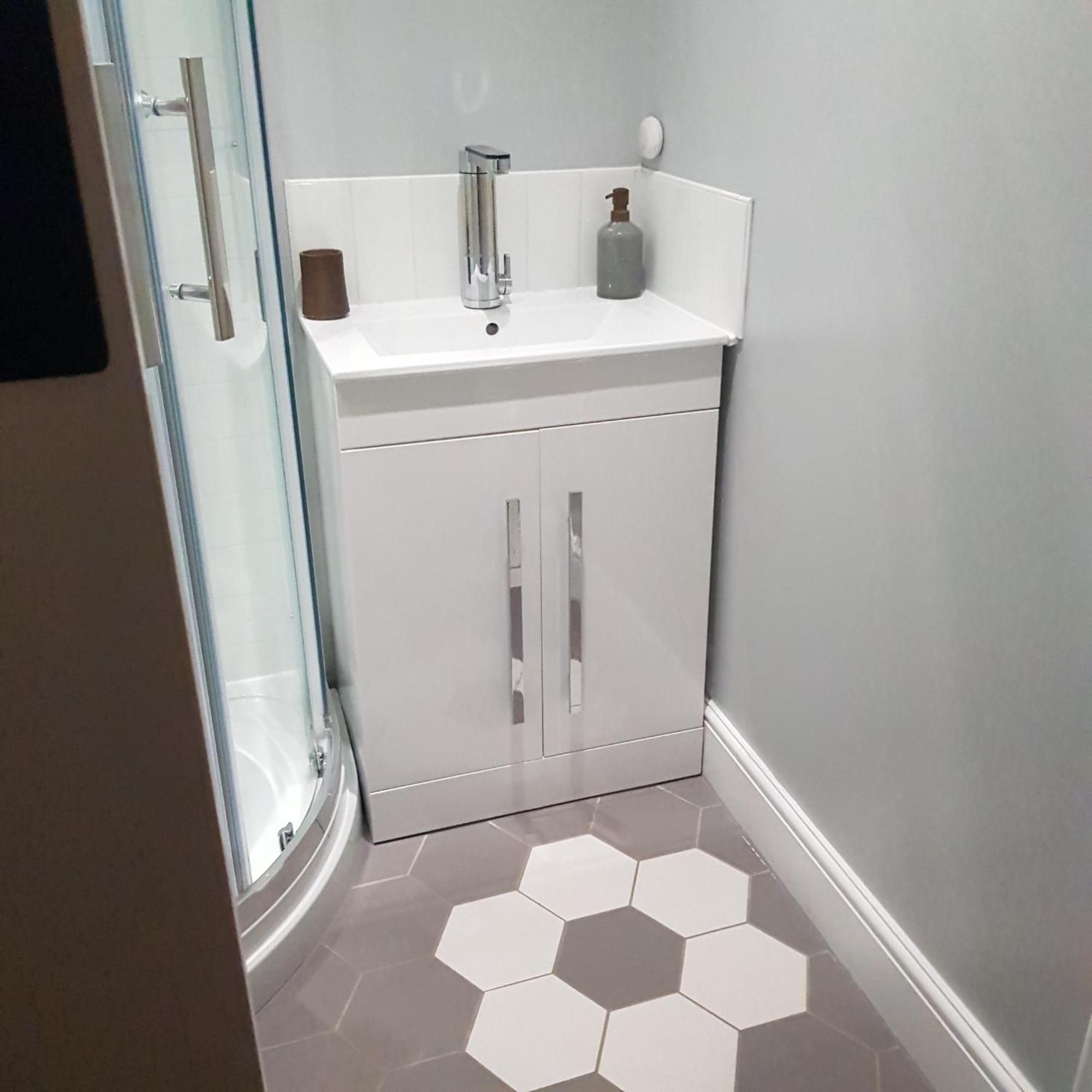 Modern 1-Bed Apartment, Plus Parking, Near Oxford And The Jr Екстериор снимка