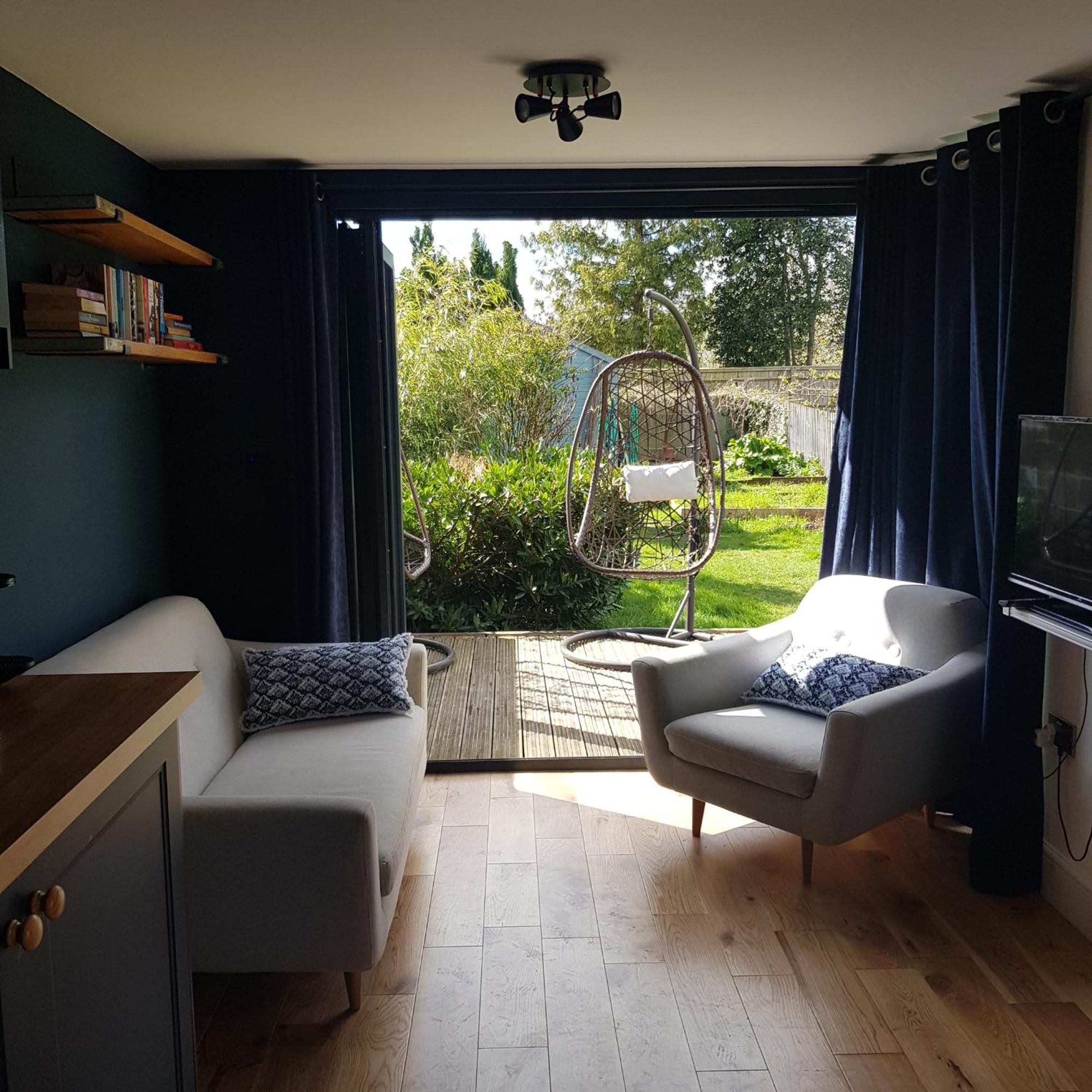 Modern 1-Bed Apartment, Plus Parking, Near Oxford And The Jr Екстериор снимка
